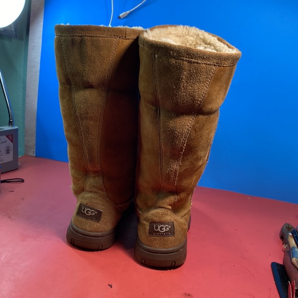 Ugg boots SZ 7 - Picture 3 of 7